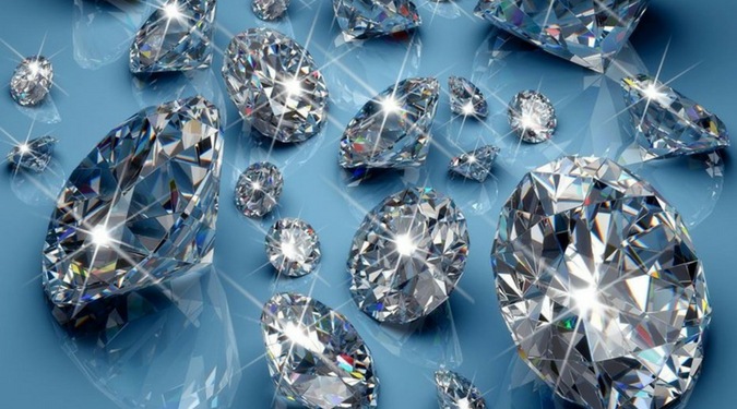 ALT= Coleção de Diamantes , mostrando sua beleza , charme e sua importância de Aprender Gemologia .