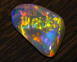alt: Opala Pedra preciosa