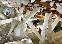 alt: Cavernas dos cristais gigantes do México